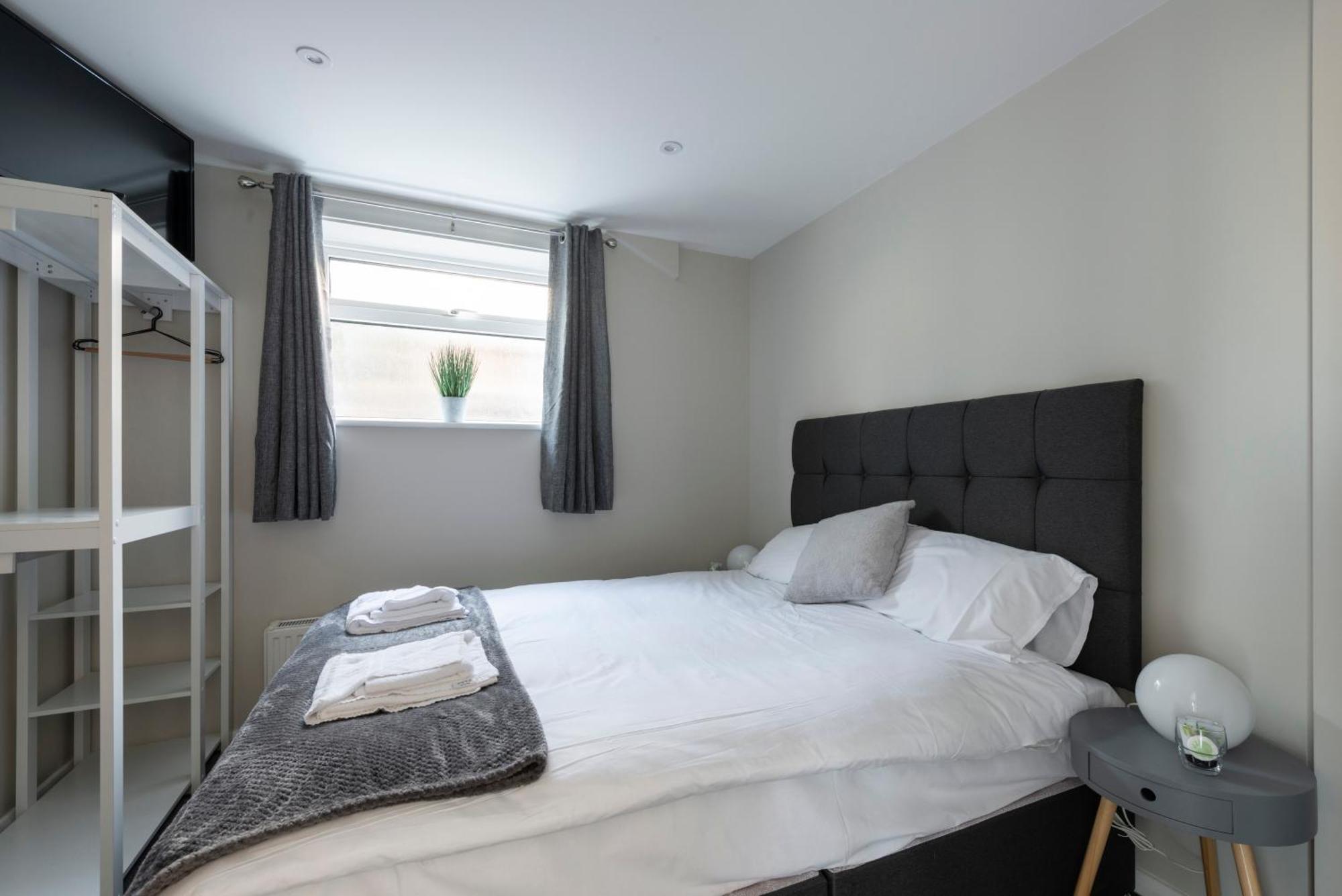 5 Bedroom Detached Beach House Poole Extérieur photo